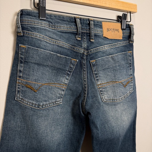 BDG Urban Outfitters Womens 24 Jeans Button Fly Boot Cut Dark Wash Classic Denim - Picture 11 of 15